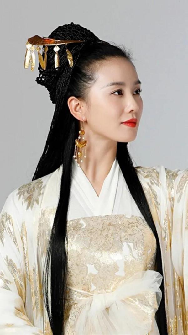 一顧傾人城，再顧傾人國 劉詩詩