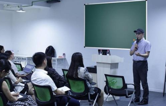 花大幾萬報名“公務員”培訓班,能有多大用?聽過來人怎麼說 花大幾萬報名“公務員”培訓班,能有多大用?聽過來人怎麼說