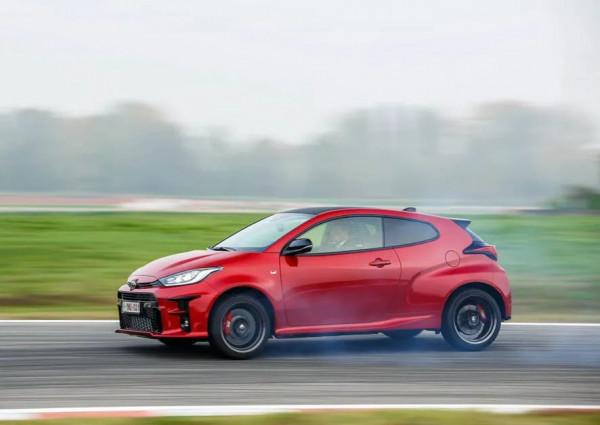 電動先鋒與鋼炮偶像交織的未來 | 2022新車通緝令