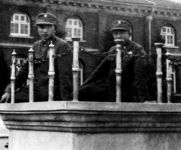 這位黃埔生借槍擊斃兩名日兵，懷疑國軍戰鬥力改投八路，後成少將