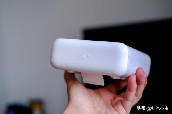 天貓精靈智慧投影儀“小白盒”測評:還真的是個移動的電影院 天貓精靈智慧投影儀“小白盒”測評:還真的是個移動的電影院