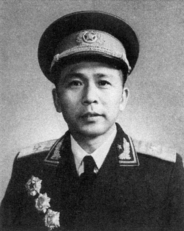 1985年,成都軍區原定併入昆明軍區,是誰讓鄧小平突然改變主意? 1985年,成都軍區原定併入昆明軍區,是誰讓鄧小平突然改變主意?