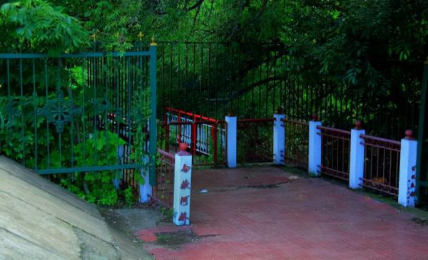 興凱湖當壁鎮：白稜河國界橋和王震將軍墓兩處景觀的背後