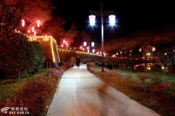 美文欣賞:張書成《賞月》 美文欣賞:張書成《賞月》