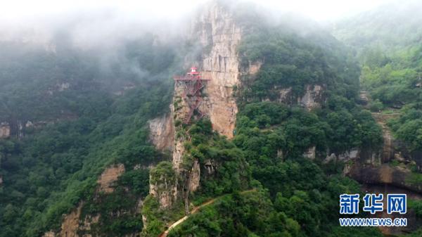 走進天脊山，遠山如黛景似江南