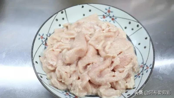 水煮肉片的家常做法，嫩滑鮮香
