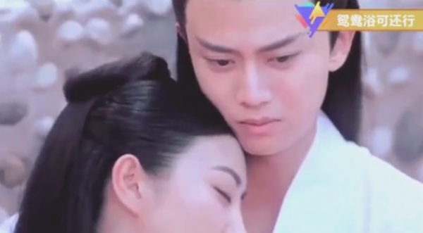 男藝人拍戲為顯高太拼！偶像劇男主踩推車走路，有人屁股下墊石頭