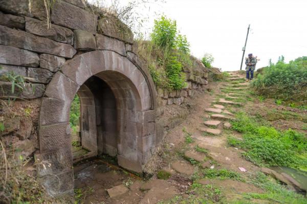 四川瀘州發現一座宋代城堡,四座城門儲存完好,城內美如世外桃源 四川瀘州發現一座宋代城堡,四座城門儲存完好,城內美如世外桃源