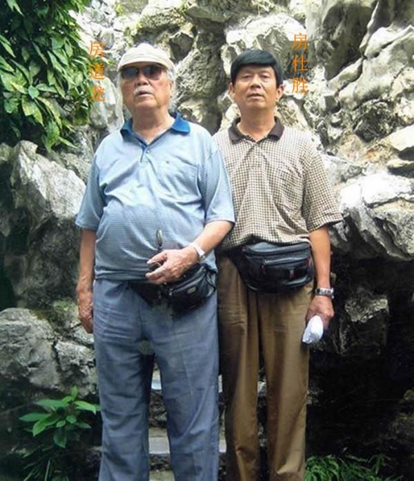 成龍同父異母的大哥：10歲被父親拋棄，73歲才見到成龍第一面