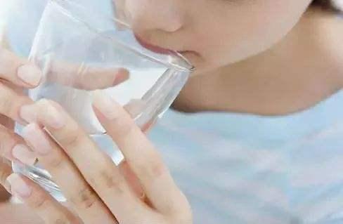 早起喝溫水,相當於喝“細菌”?很多人還不明白,聽聽醫生的回答 早起喝溫水,相當於喝“細菌”?很多人還不明白,聽聽醫生的回答