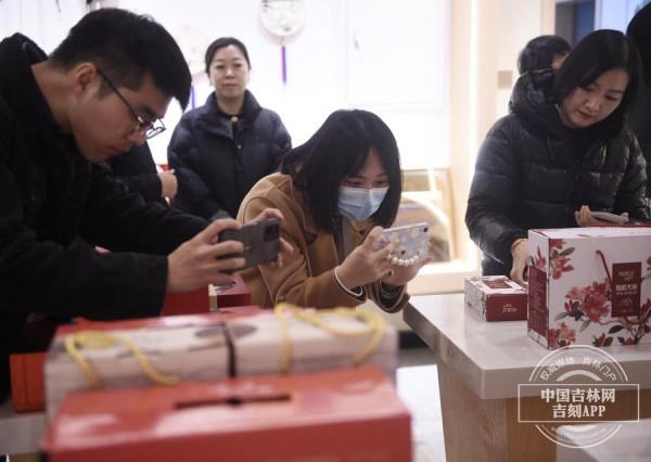 吉鏡頭丨“高質量發展看吉林”網路主題活動採訪團走進長白山景區和朝鮮族特色村光東村