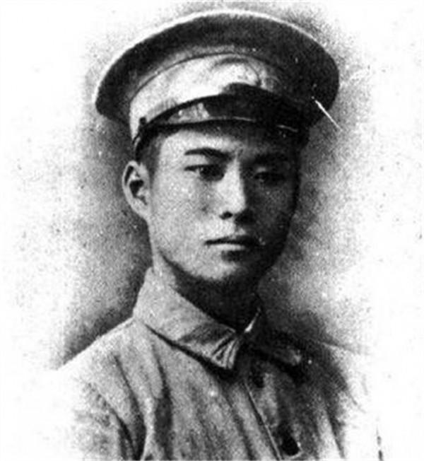 妻子苦守27年，換來黃維出獄後的一聲“滾”，精神失常後跳河自盡