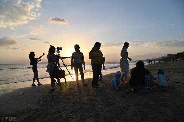 人生未必是戲,家長卻要學會演:按下給孩子“劇透”的慾望 人生未必是戲,家長卻要學會演:按下給孩子“劇透”的慾望
