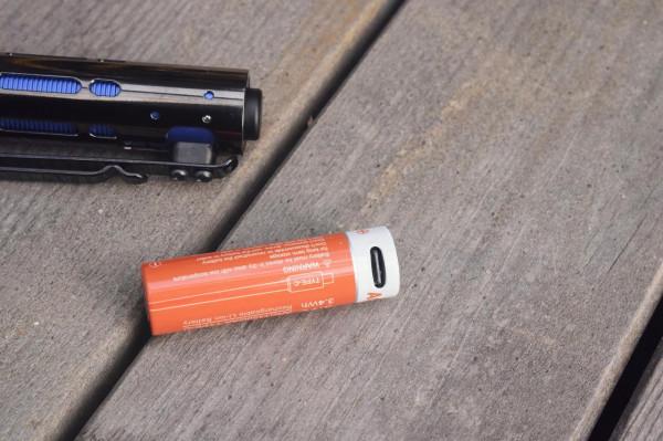 手電還能減壓？好玩到停不下來！ACEBEAM騎士RX AA小直體驗