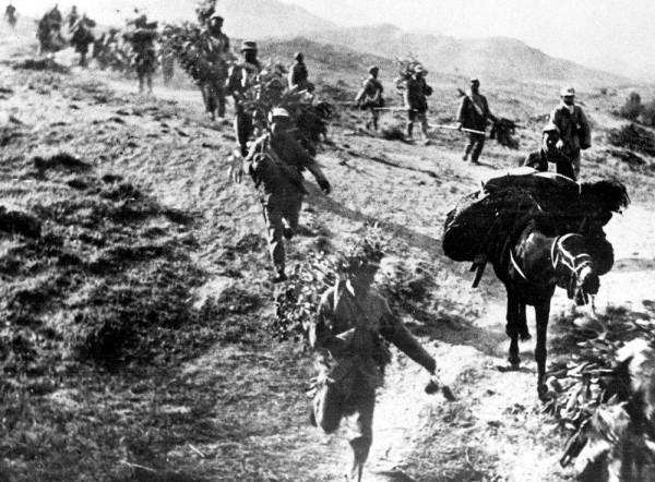 我軍大將去世後，遺體遭國民黨軍侮辱，陳老總：必找老蔣報仇雪恨