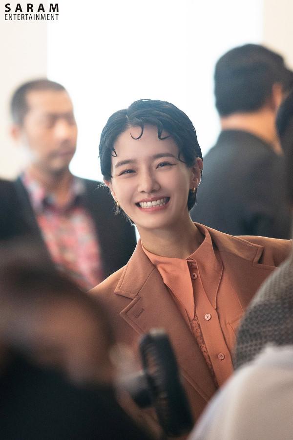 就算演配角氣場被碾壓，也不能否認她的美貌吧？