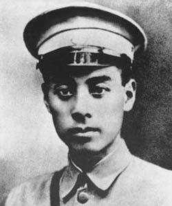 冷少農：潛伏在何應欽身邊，為三次反圍剿提供情報，32歲慘遭殺害