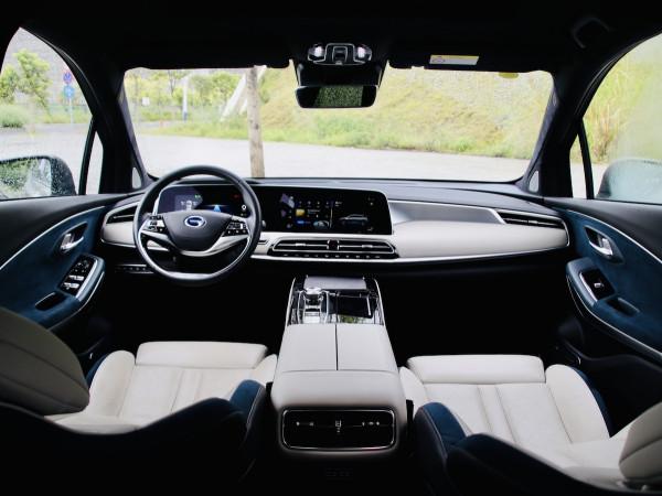 靜態對比：上汽大眾ID.4 X碰撞廣汽埃安Aion LX