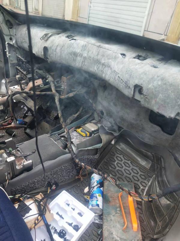 大眾寶來暖風不熱,更換暖風水箱實操演練 大眾寶來暖風不熱,更換暖風水箱實操演練