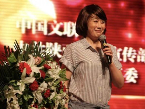 著名女主持江文華：《曲苑雜壇》停播10年後，她又過得怎樣？