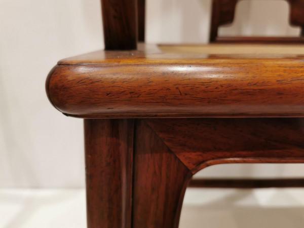 券口素直無聯幫棍,黃花梨四出頭椅早可到明 券口素直無聯幫棍,黃花梨四出頭椅早可到明