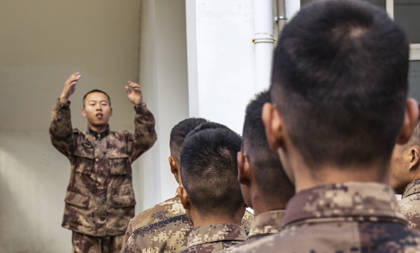 新兵入伍變化之“衣食住行” 新兵入伍變化之“衣食住行”