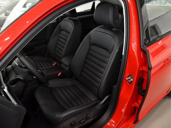 外觀寬體顯高階，5.6L油耗增壓自動擋合資三廂車，實拍凌渡