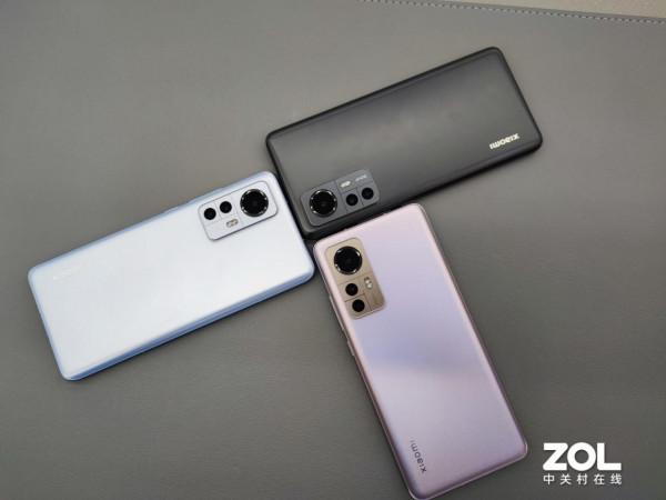 連夜蹲點小米之家，只為拍到小米12上手圖賞