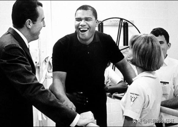 來吧，兄弟，我們和命運打一場比賽