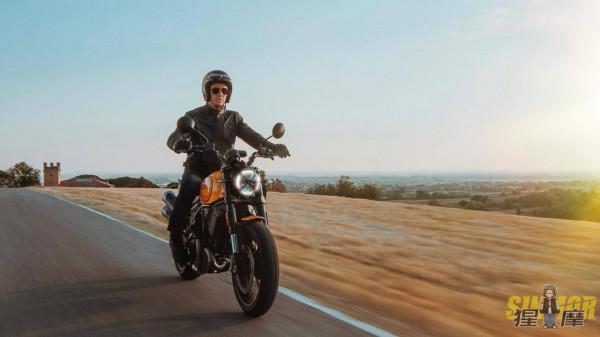 50週年紀念 70年代風格的復古摩托Scrambler Ducati 1100 Tribute PRO