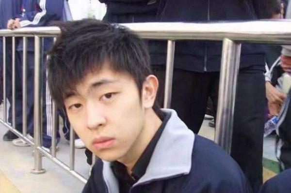 因為310萬輸掉大好前程，粉絲喊冤不意外，鄧倫才是真糊塗