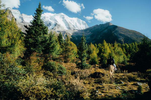 川西雪山中的“烏托邦”，你見過“咫尺之遙”的雅拉雪山嗎？