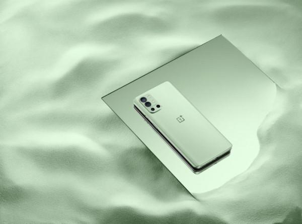 曲屏手機用膩了，快來考慮一下這些直屏好物吧