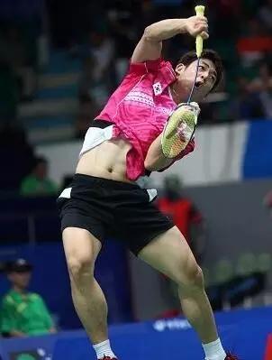 打球為何總是手腕疼？看看是不是你的收拍動作出了問題