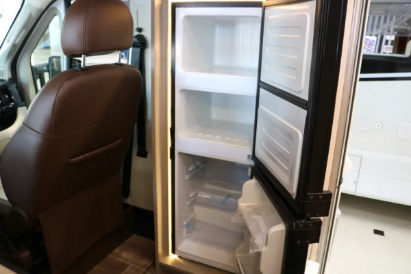 榮冶林道奇公羊 瑪斯汀版RCH680 全新外觀 V6自吸發動機 配置超強 榮冶林道奇公羊 瑪斯汀版RCH680 全新外觀 V6自吸發動機 配置超強