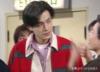 鞋拔子臉、厚嘴唇、顴骨凸出，這5位女港星演的大美人，我不理解