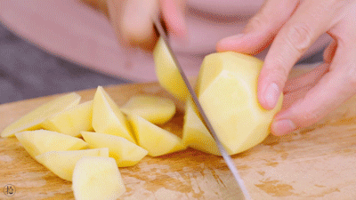 能拉絲的乳酪早餐餅，煎一煎，5分鐘就可以上桌