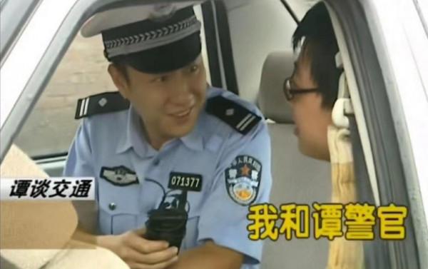 停播3年，那個從不開罰單的“網紅交警”譚喬，為何患抑鬱症了？