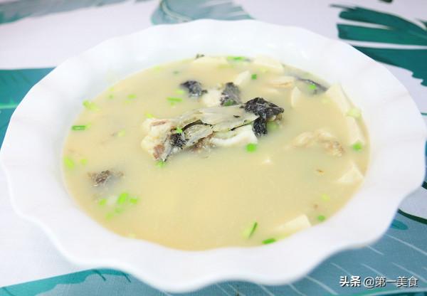 一條魚做兩道菜，廚師長教你做法和技巧，魚塊鮮嫩，湯汁濃白