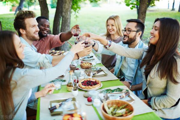 飯局折射人間百態