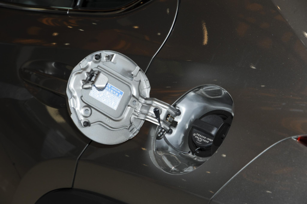 2020款雷克薩斯UX用車成本分析，月度開銷僅為1319元，真這麼低？