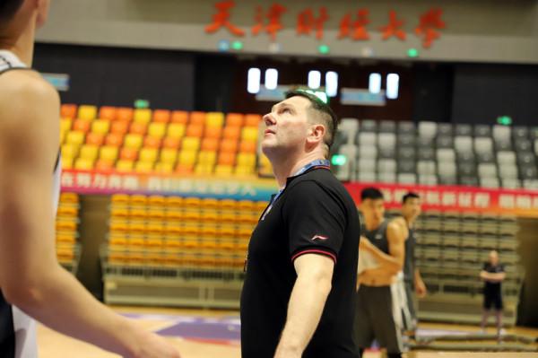 CBA帥位三大懸念:李春江、馬布裡坐在火山口,天津不走尋常路 CBA帥位三大懸念:李春江、馬布裡坐在火山口,天津不走尋常路