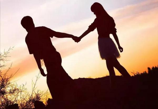 周圍中年男人突然猝死，促使我選擇放下，決心用愛營造一溫馨的家