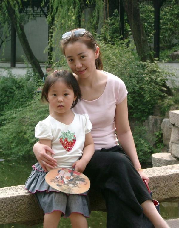 任程偉：成名後把患難妻子當成寶，兩個女兒很幸福