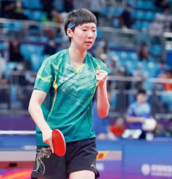 乒乓球第二日比賽，劉詩雯10-0選擇讓球，陳夢無奈慘敗，孫穎莎穩