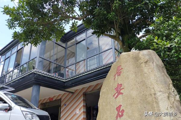 山村村民建漂亮別墅，1月收入2萬多，看忙成啥樣