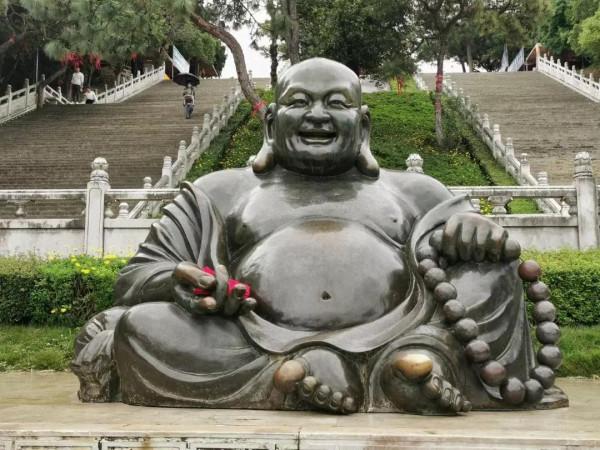 七言絕句丶和詩友李福義《彌勒佛》