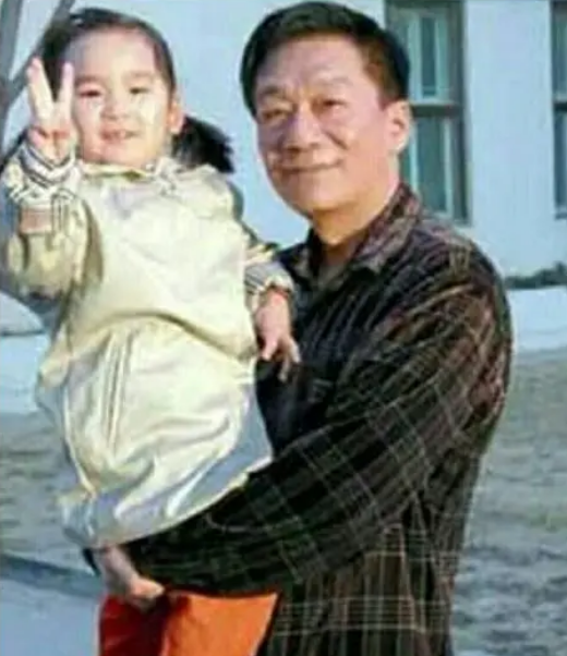 侯耀文去世14年，三段波折情事，最後的女友為何沒分到一點遺產？