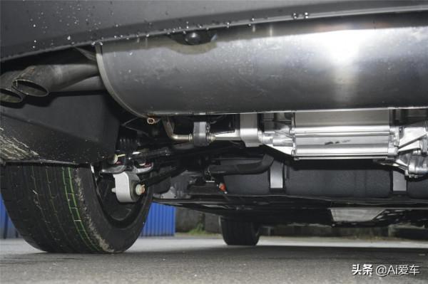 1&period;4L油耗帶四驅，高階旗艦大家轎，不要購置稅還便宜，比亞迪漢DM