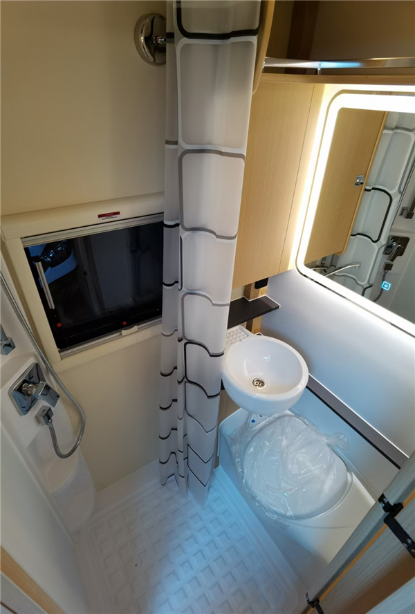 2021款鉑馳帕亞尼進口依維柯房車，4.5T底盤義大利原裝進口